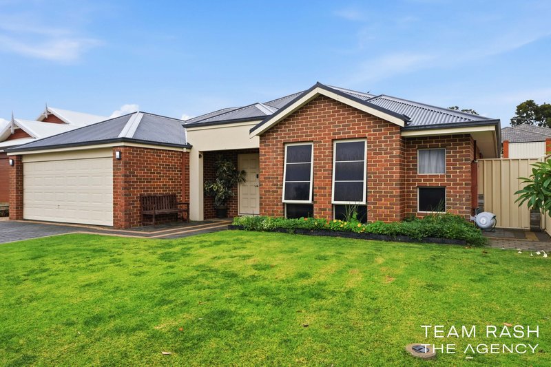 Photo - 33 Carbine Loop, Banksia Grove WA 6031 - Image 2
