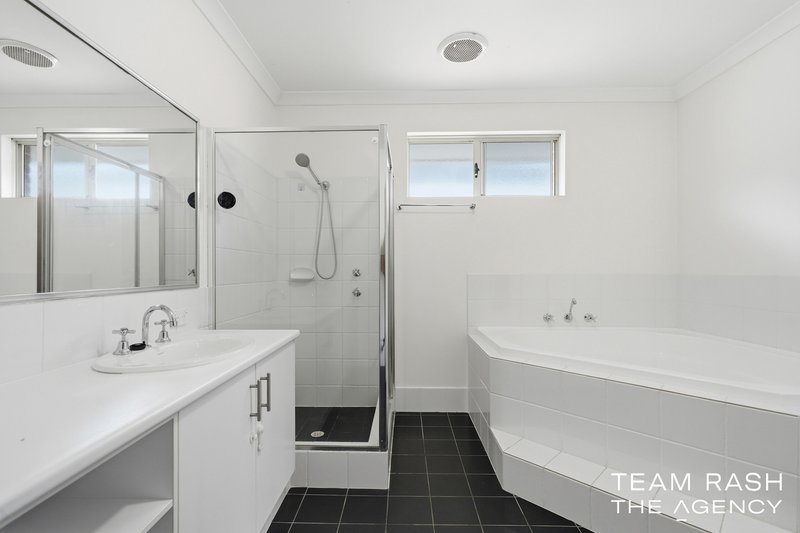 Photo - 33 Carbine Loop, Banksia Grove WA 6031 - Image 6