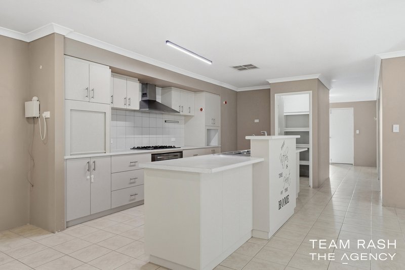 Photo - 33 Carbine Loop, Banksia Grove WA 6031 - Image 9