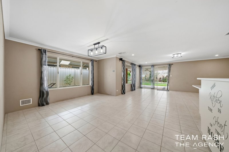 Photo - 33 Carbine Loop, Banksia Grove WA 6031 - Image 12