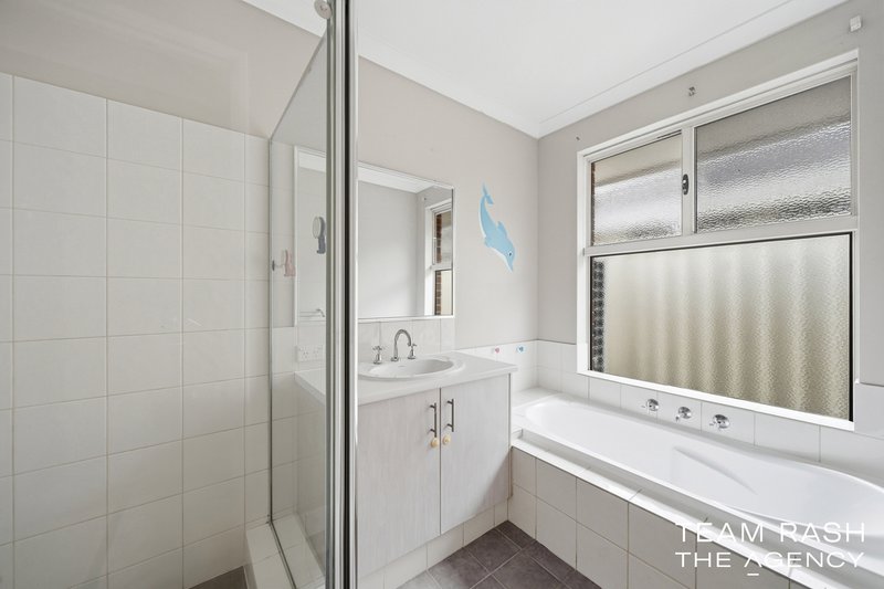Photo - 33 Carbine Loop, Banksia Grove WA 6031 - Image 19