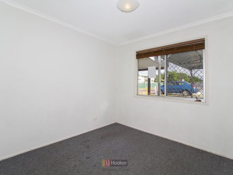 Photo - 33 Carinya Street, Crestmead QLD 4132 - Image 6