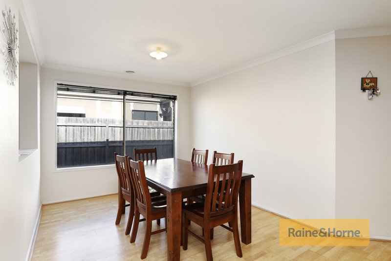 Photo - 33 Carlyon Close, Melton West VIC 3337 - Image 7