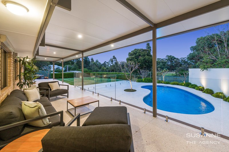 33 Carob Tree Place, Lesmurdie WA 6076