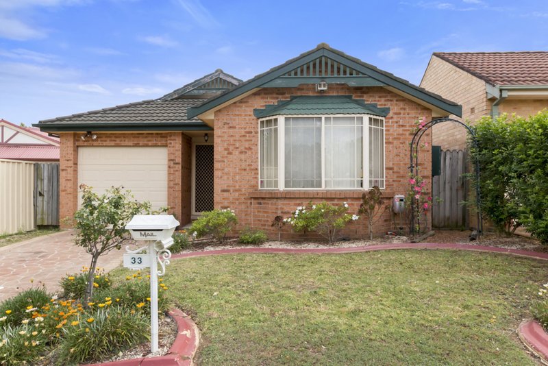 33 Castle Rock Court, Wattle Grove NSW 2173