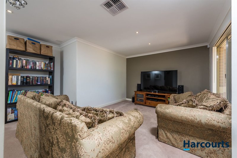 Photo - 33 Ceduna Way, Quinns Rocks WA 6030 - Image 6