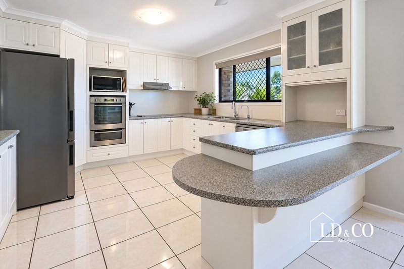 Photo - 33 Celeber Drive, Beaconsfield QLD 4740 - Image 5