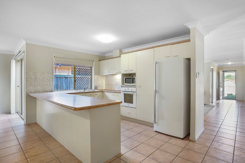 Photo - 33 Centennial Way, Forest Lake QLD 4078 - Image 6
