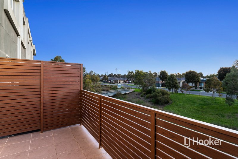 Photo - 33 Chanticleer Drive, Mernda VIC 3754 - Image 12