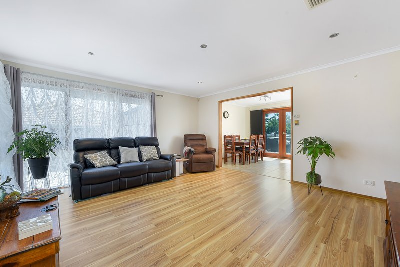 Photo - 33 Chirnside Road, Berwick VIC 3806 - Image 7