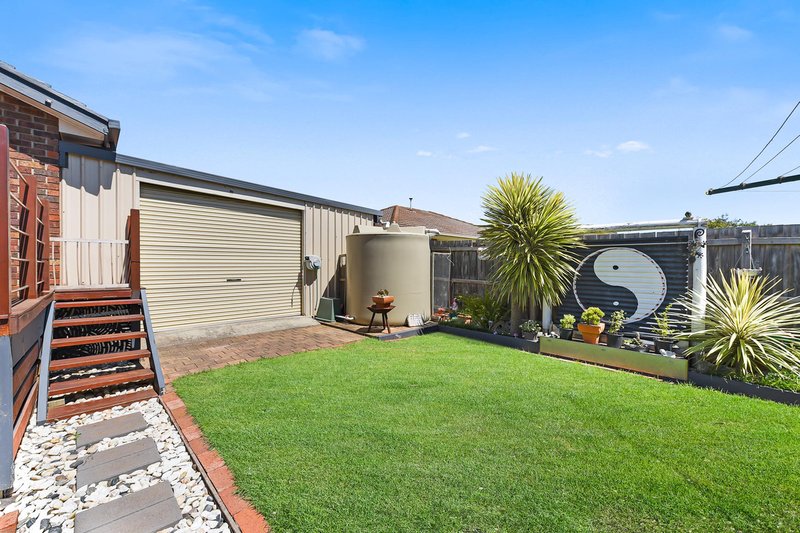 Photo - 33 Chirnside Road, Berwick VIC 3806 - Image 17