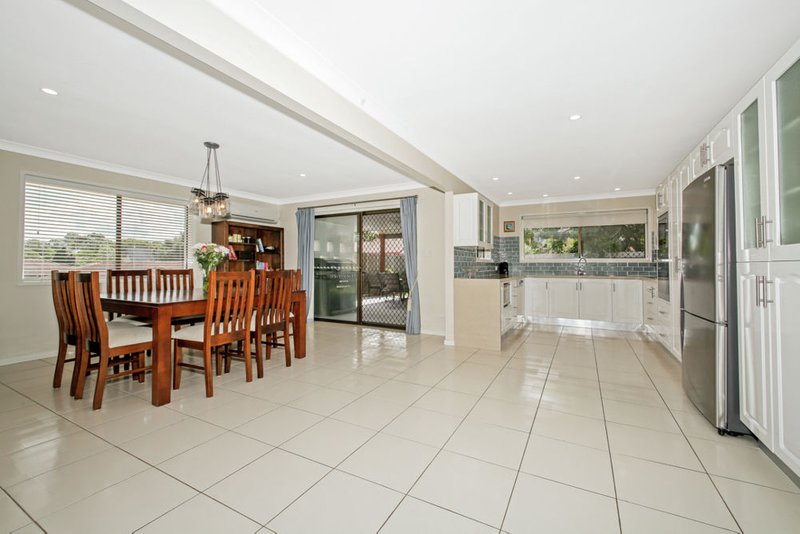 Photo - 33 Claret Street, Carseldine QLD 4034 - Image 3