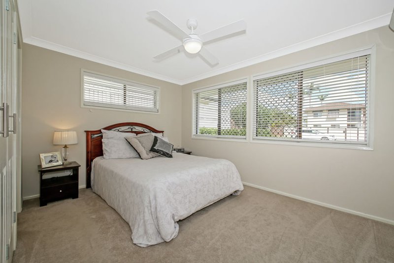 Photo - 33 Claret Street, Carseldine QLD 4034 - Image 9