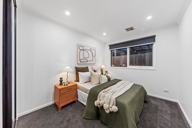 Photo - 33 Collins Crescent, Berwick VIC 3806 - Image 17