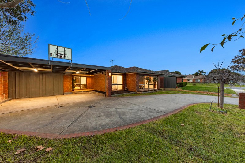 Photo - 33 Collins Crescent, Berwick VIC 3806 - Image 28