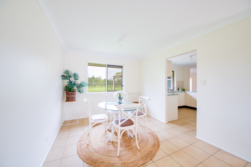 Photo - 33 Comona Court, Wulkuraka QLD 4305 - Image 11