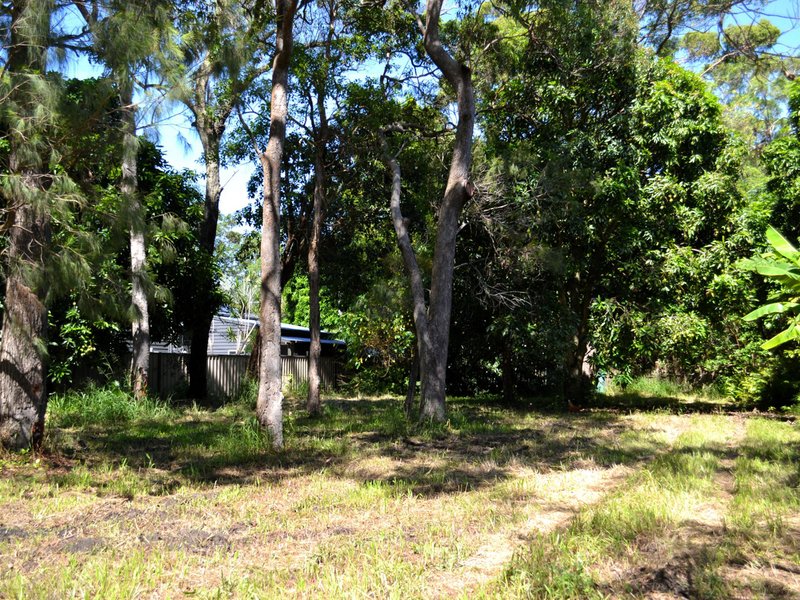 33 Cooee Crescent, Macleay Island QLD 4184