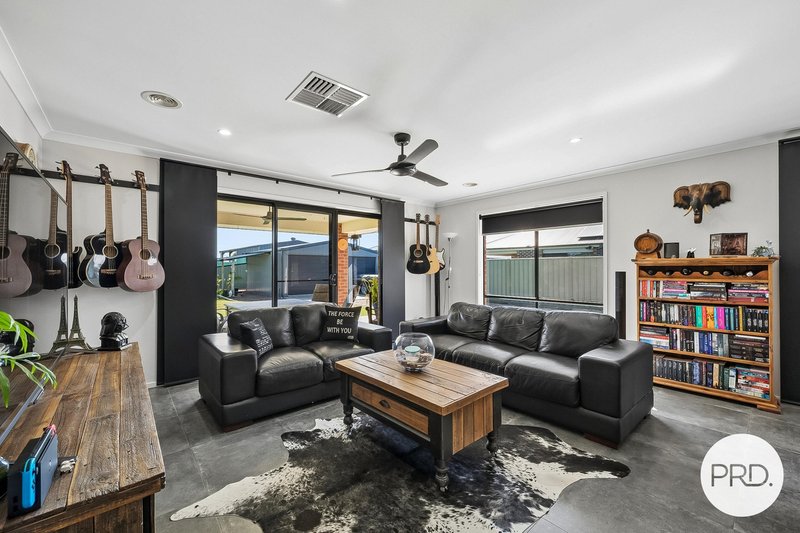 Photo - 33 Cormorant Boulevard, Kialla VIC 3631 - Image 4