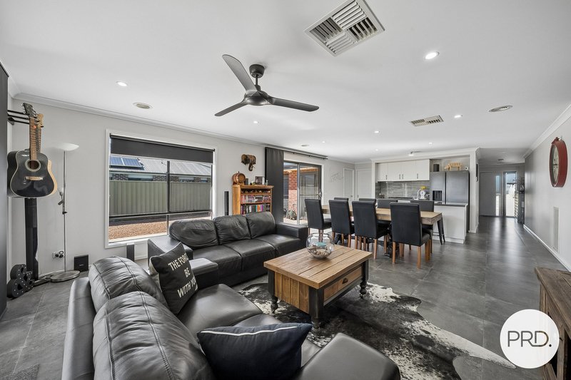 Photo - 33 Cormorant Boulevard, Kialla VIC 3631 - Image 5