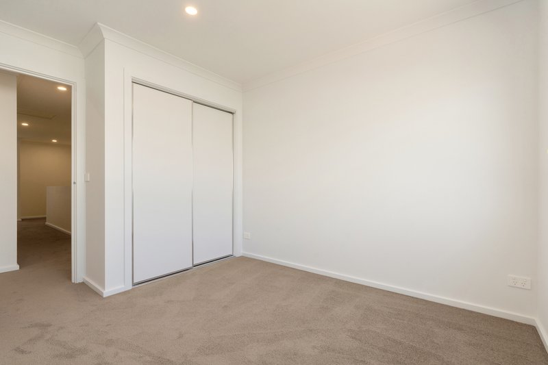 Photo - 33 Coronation Walk, Kalkallo VIC 3064 - Image 17