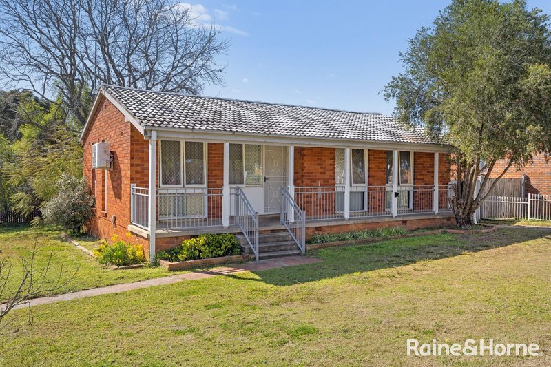 Photo - 33 Cottonwood Cresent , Macquarie Fields NSW 2564 - Image 1