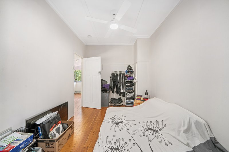 Photo - 33 Cowen Street, Margate QLD 4019 - Image 12