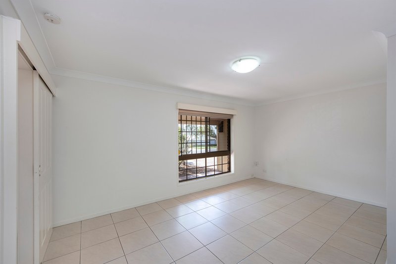 Photo - 33 Cowra Street, Tanah Merah QLD 4128 - Image 7