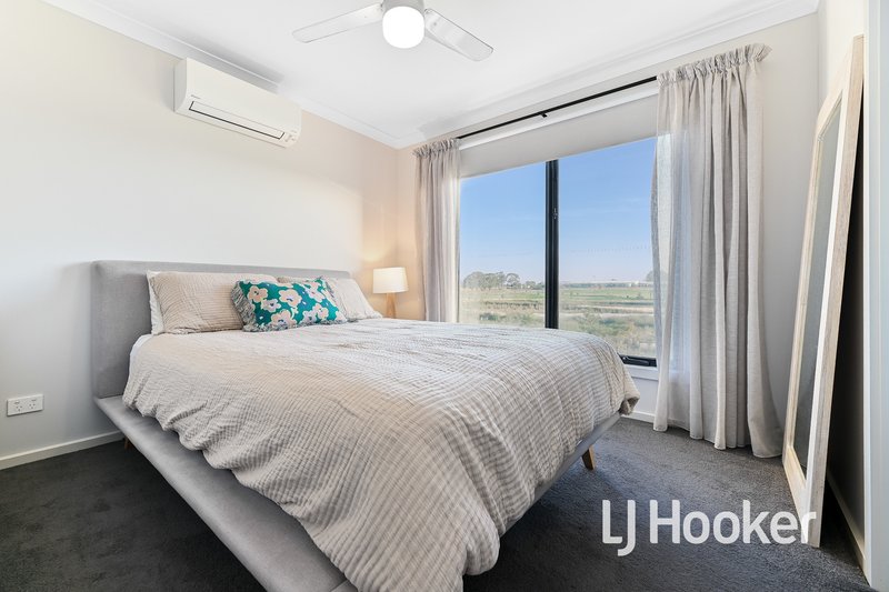 Photo - 33 Creekside Street, Clyde VIC 3978 - Image 8