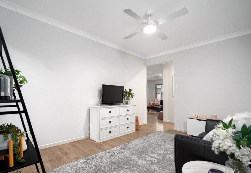 Photo - 33 Creekview Court, Lawnton QLD 4501 - Image 6