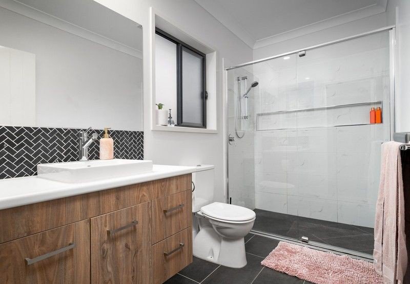 Photo - 33 Creekview Court, Lawnton QLD 4501 - Image 9