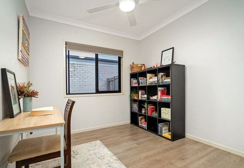 Photo - 33 Creekview Court, Lawnton QLD 4501 - Image 10
