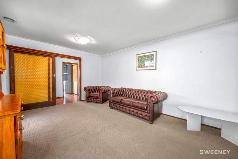 Photo - 33 Crellin Avenue South, Altona Meadows VIC 3028 - Image 6