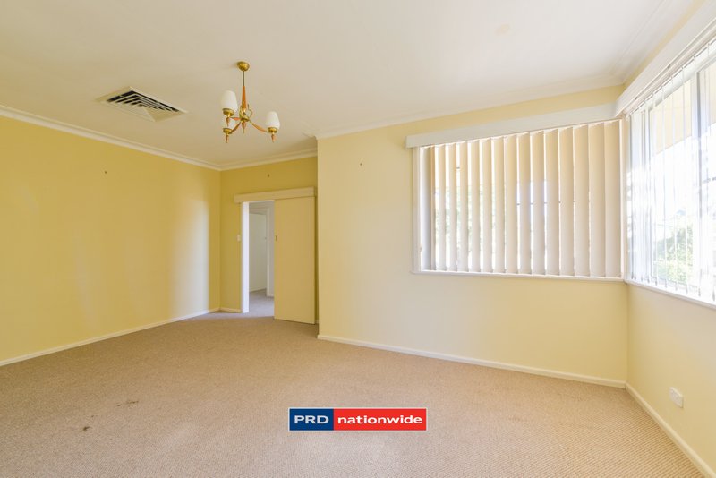 Photo - 33 Croydon Avenue, Tamworth NSW 2340 - Image 3