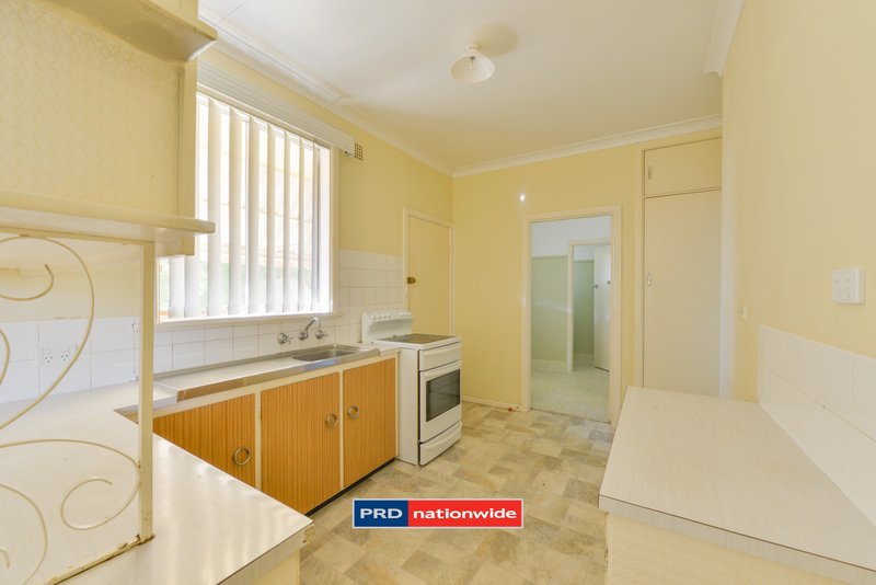 Photo - 33 Croydon Avenue, Tamworth NSW 2340 - Image 4