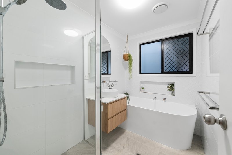 Photo - 33 Culla Culla Street, Battery Hill QLD 4551 - Image 10