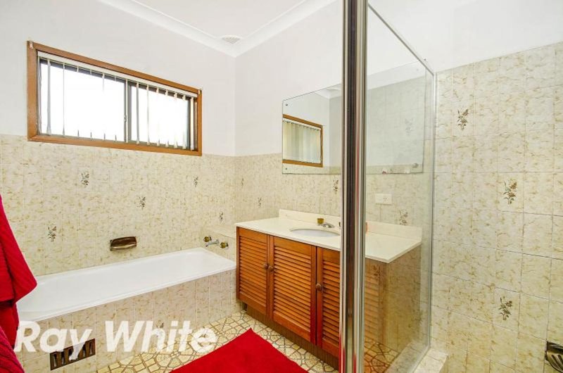 Photo - 33 Cumberland Avenue, Castle Hill NSW 2154 - Image 9