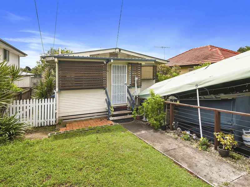 Photo - 33 Curve Avenue, Wynnum QLD 4178 - Image 9