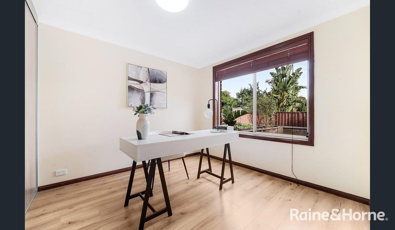 Photo - 33 Cyclamen Place, Macquarie Fields NSW 2564 - Image 6