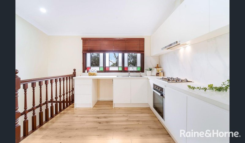Photo - 33 Cyclamen Place, Macquarie Fields NSW 2564 - Image 7