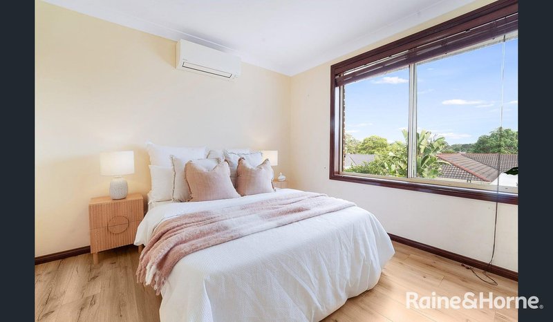 Photo - 33 Cyclamen Place, Macquarie Fields NSW 2564 - Image 11