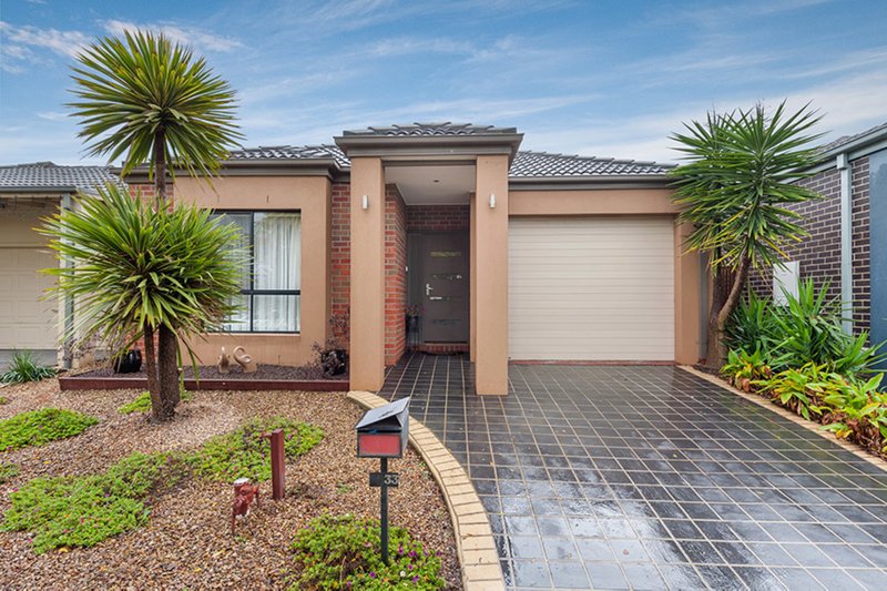 33 Dalwhinnie Crescent, Craigieburn VIC 3064