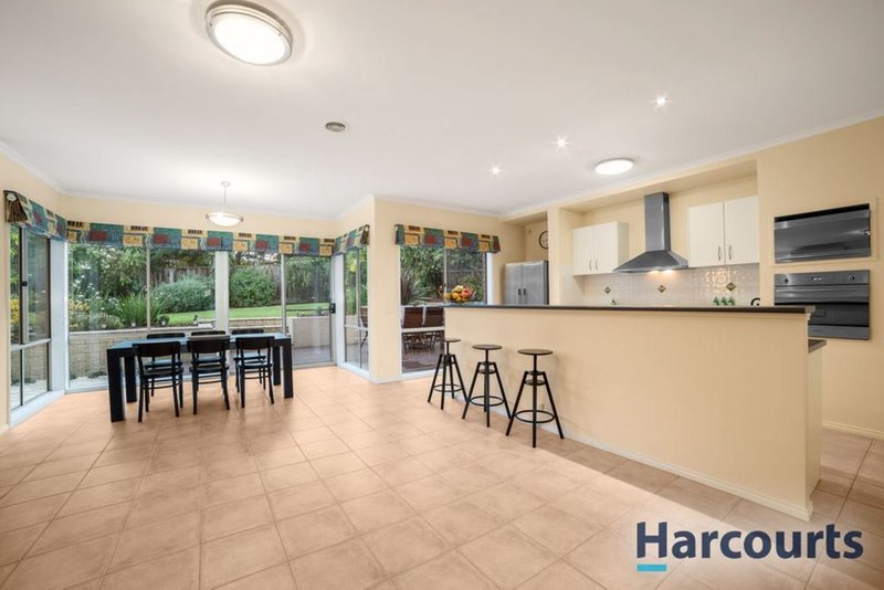 Photo - 3/3 Davies Close, Wantirna VIC 3152 - Image 3