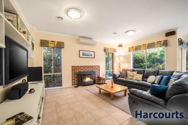 Photo - 3/3 Davies Close, Wantirna VIC 3152 - Image 4