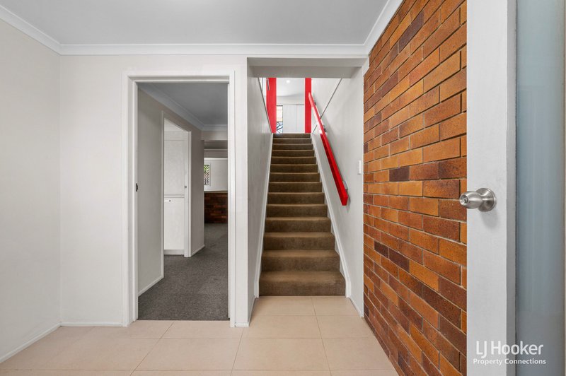 Photo - 33 Denver Road, Carseldine QLD 4034 - Image 2