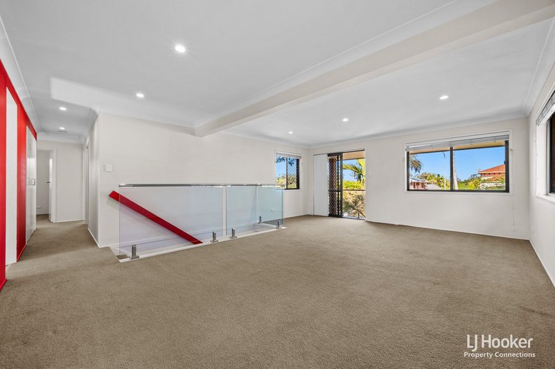 Photo - 33 Denver Road, Carseldine QLD 4034 - Image 3