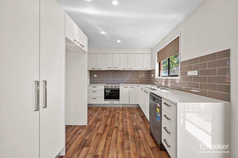 Photo - 33 Denver Road, Carseldine QLD 4034 - Image 6