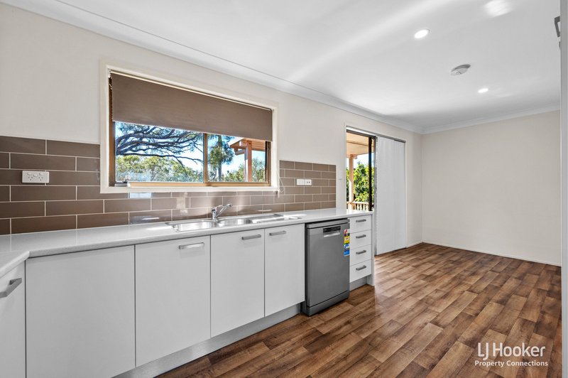 Photo - 33 Denver Road, Carseldine QLD 4034 - Image 7