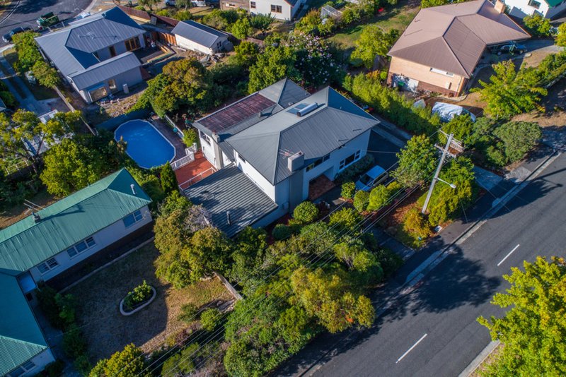 Photo - 33 Derwent Avenue, Geilston Bay TAS 7015 - Image 3