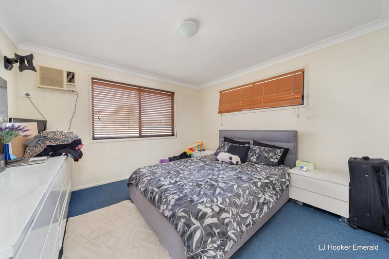 Photo - 33 Diamond Avenue, Emerald QLD 4720 - Image 8