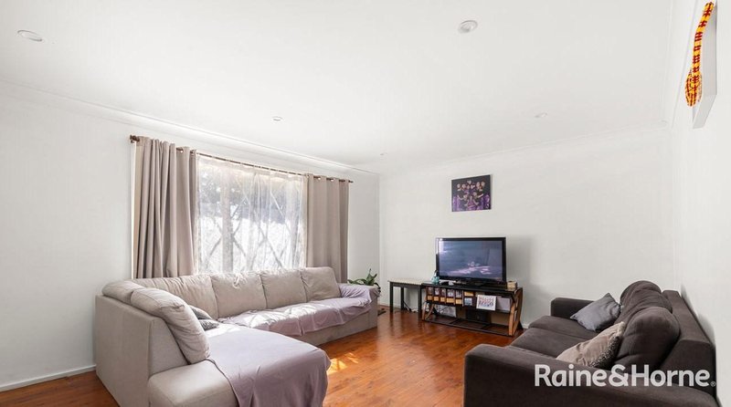 Photo - 33 Dickens Road, Wetherill Park NSW 2164 - Image 5